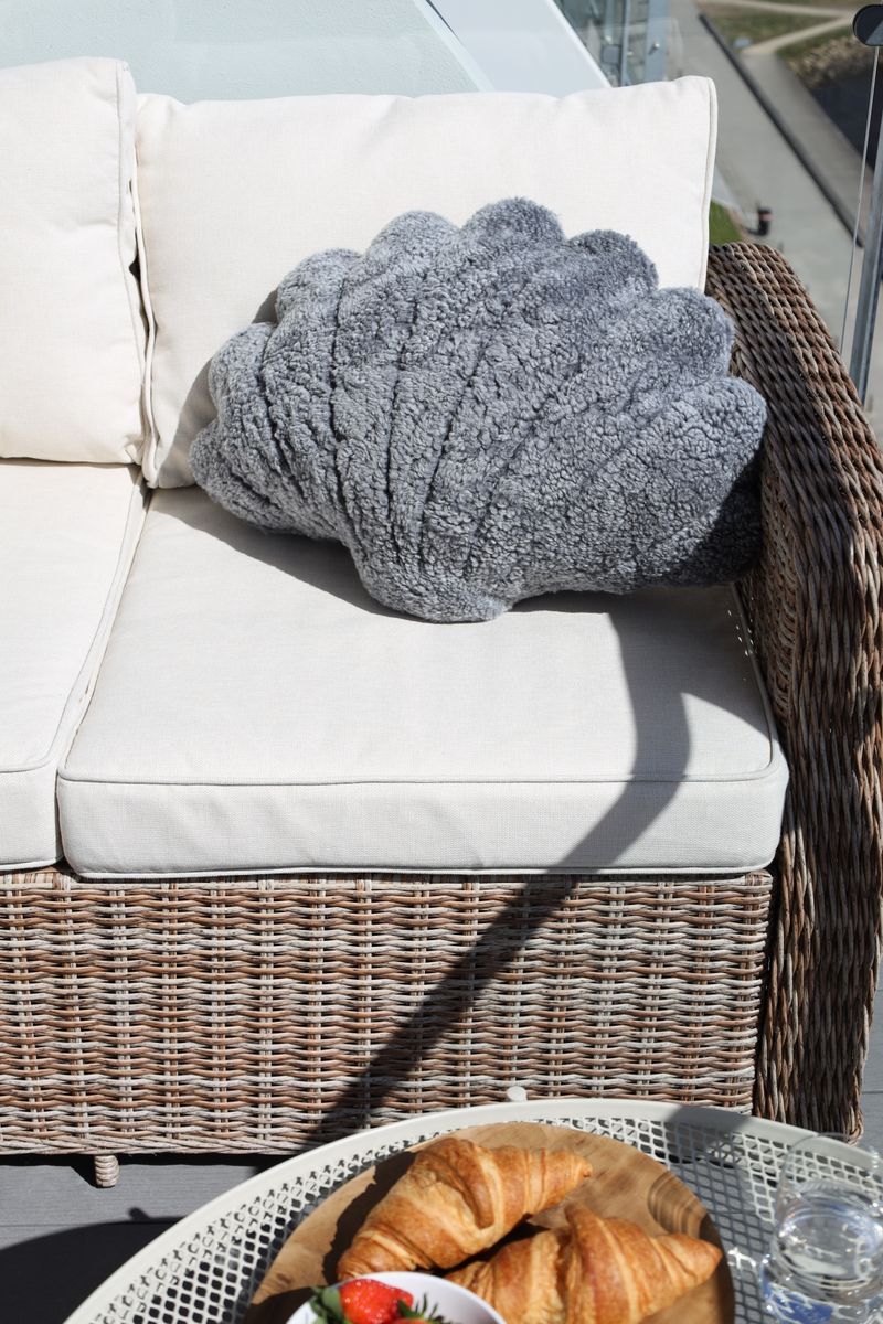 Shell Cushion Large 17x23" New Zealand Sheepskin