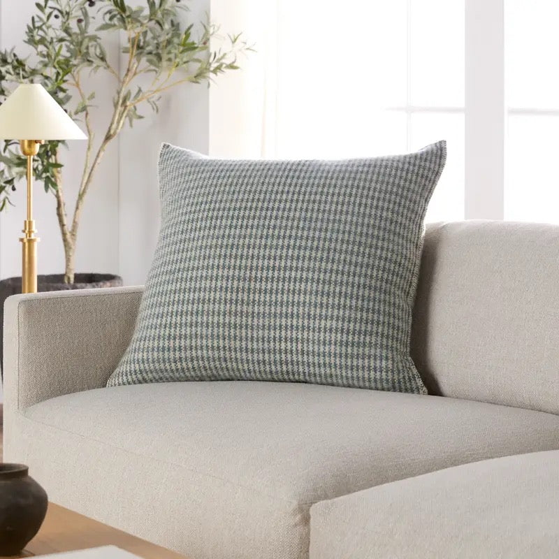 Alandair Pillow, 26 x 26" 100% Wool, Hand Spun in India