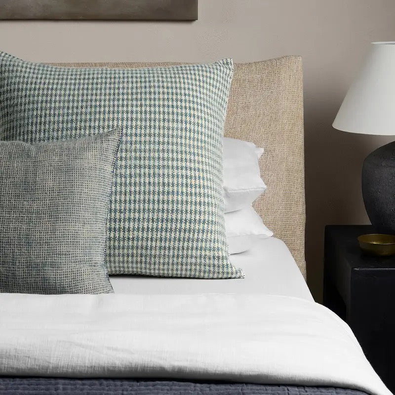 Alandair Pillow, 26 x 26" 100% Wool, Hand Spun in India