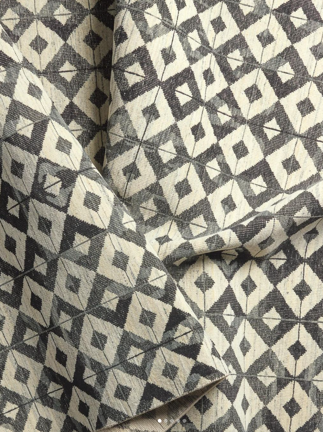 Tessera, Hand Knotted Artisan Made in India