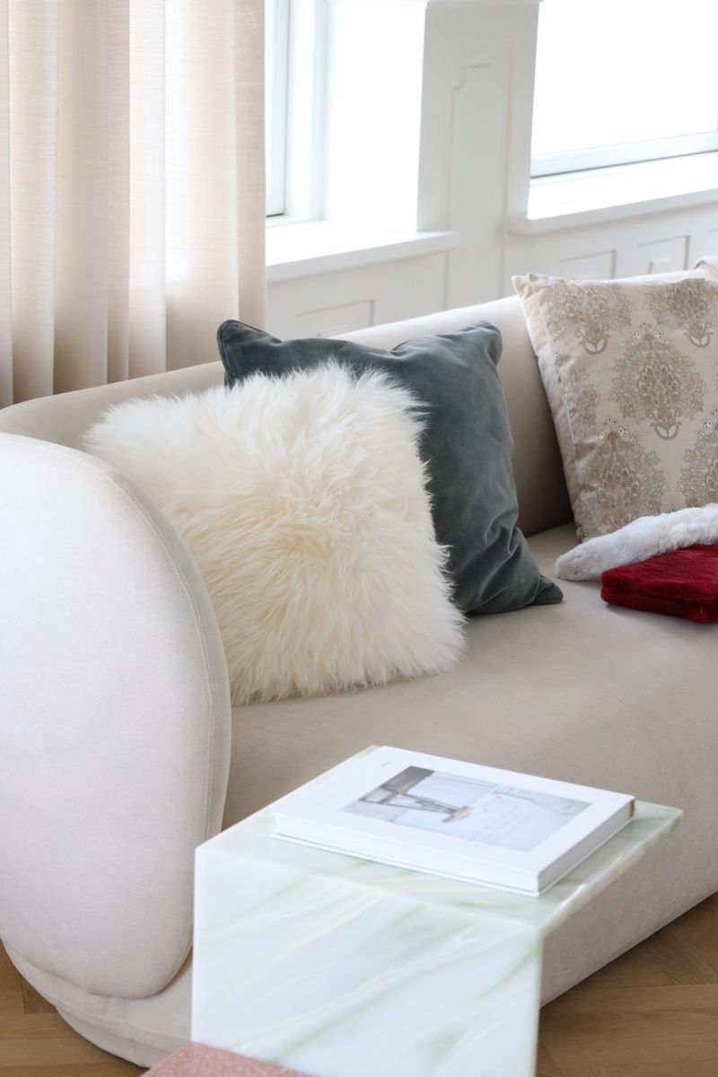 Long-Wool Sheepskin Cushion Leather backing 20 x 20"